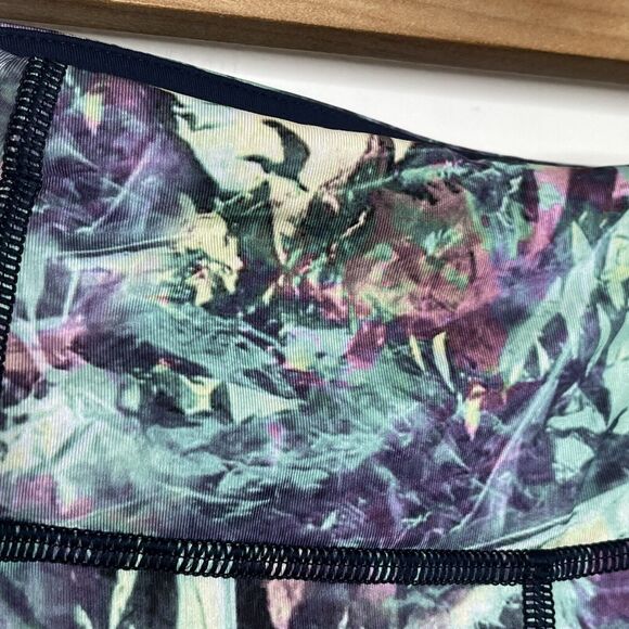 Lululemon Run Inspire Crop Iridescent Multi Womens Size 2 Capri Cropped Abstract - Picture 3 of 11